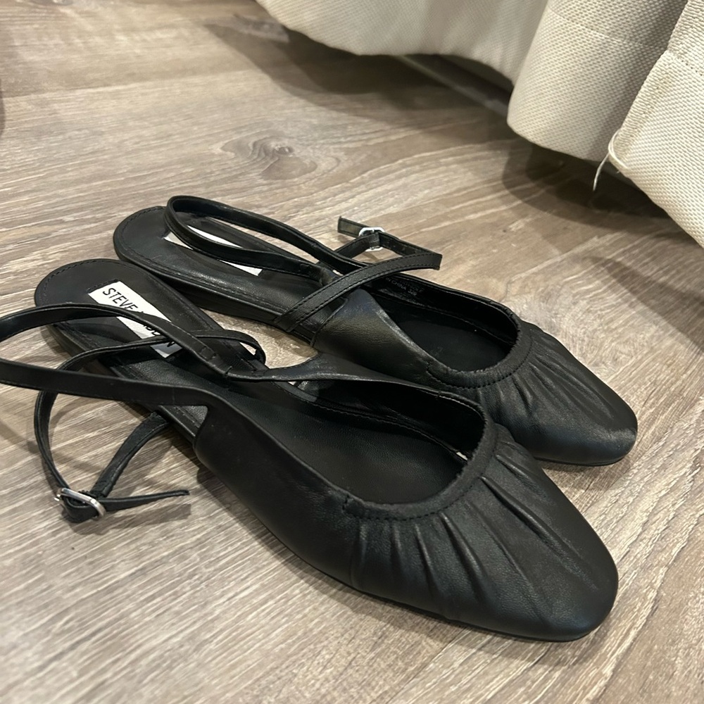 Steve Madden Black Slingback Flats